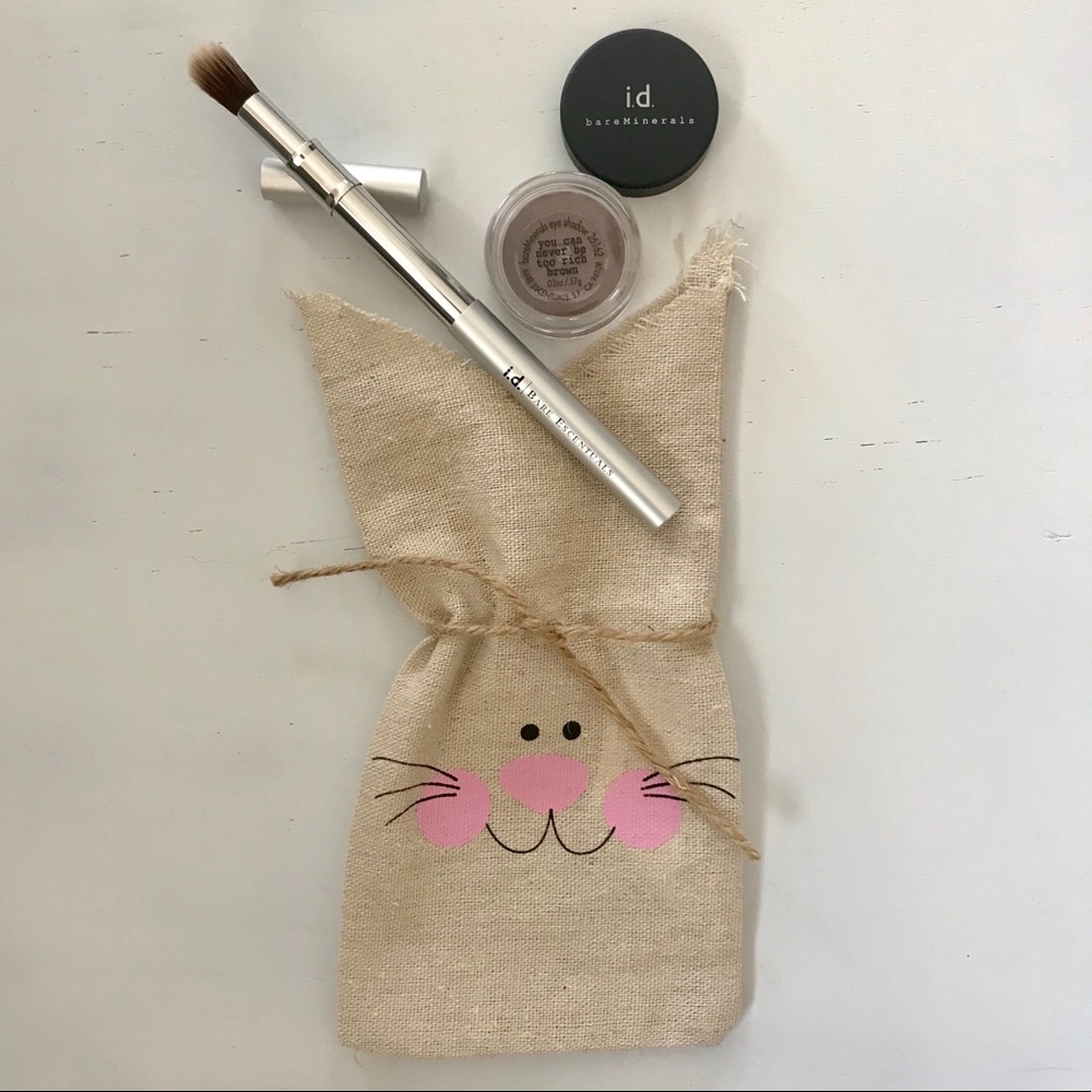 bareMinerals Easter Makeup Bundle - Picture 1 of 4